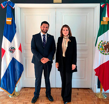 Titular del ILCE presenta iniciativas a la embajadora de la República Dominicana en México