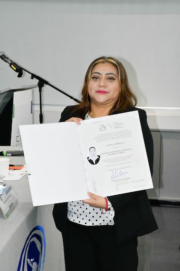 ILCE reconoce a nuevas tituladas de sus programas de posgrado