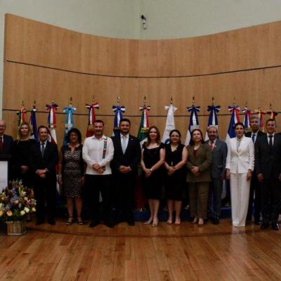Director general del ILCE y miembros del cuerpo diplomático acreditado en México.