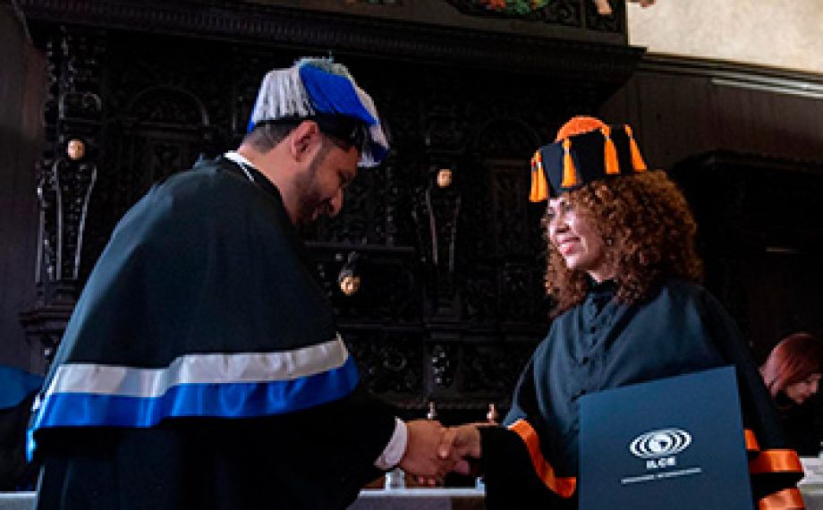 Mimnistra de Ciencias, Yesenia Olaya, fue reconocida con un  Doctorado Honoris Causa por parte del ILCE