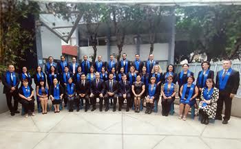 Ceremonia de titulación "Coronas de Laurel"